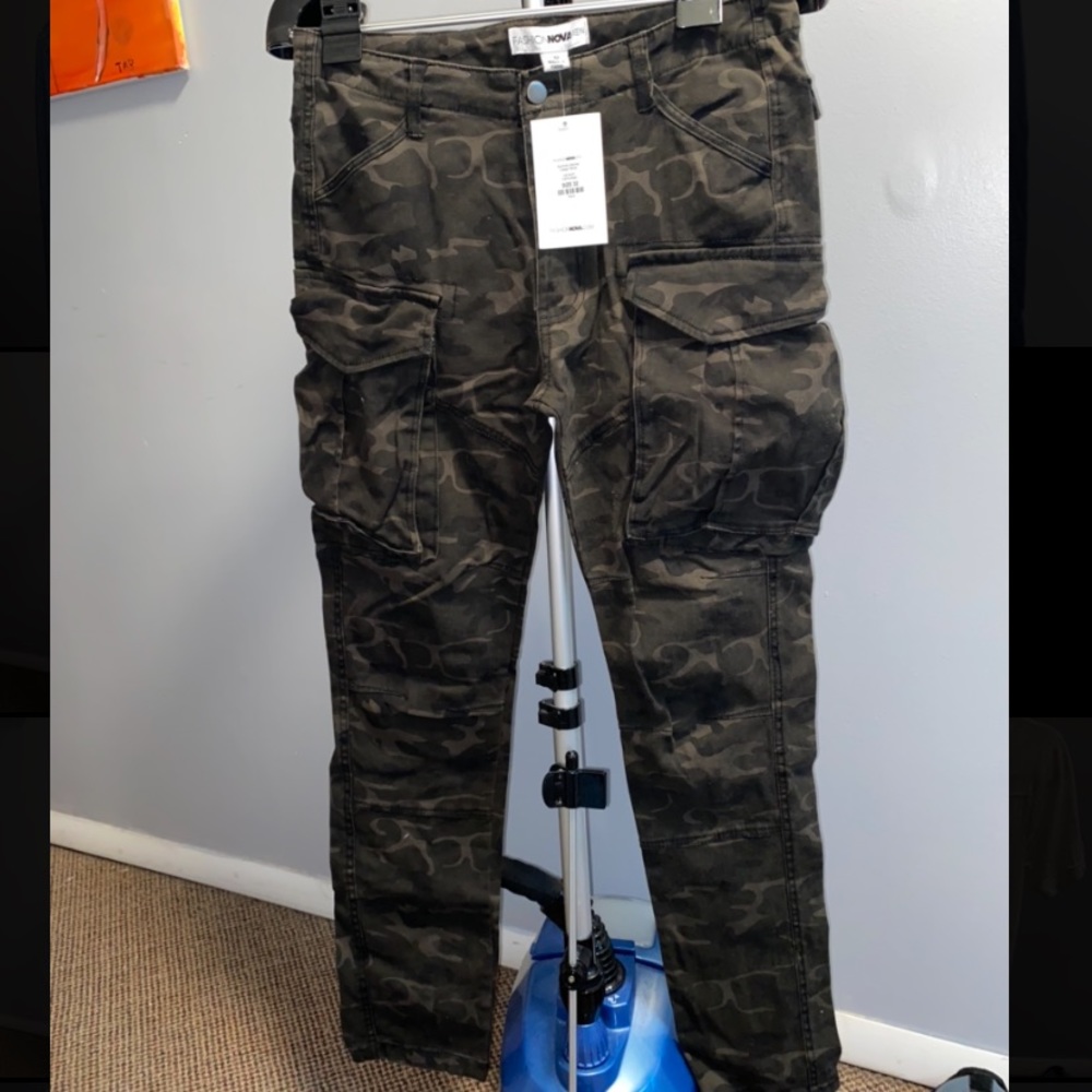 Fashion Nova Men Camo Cargo Pants